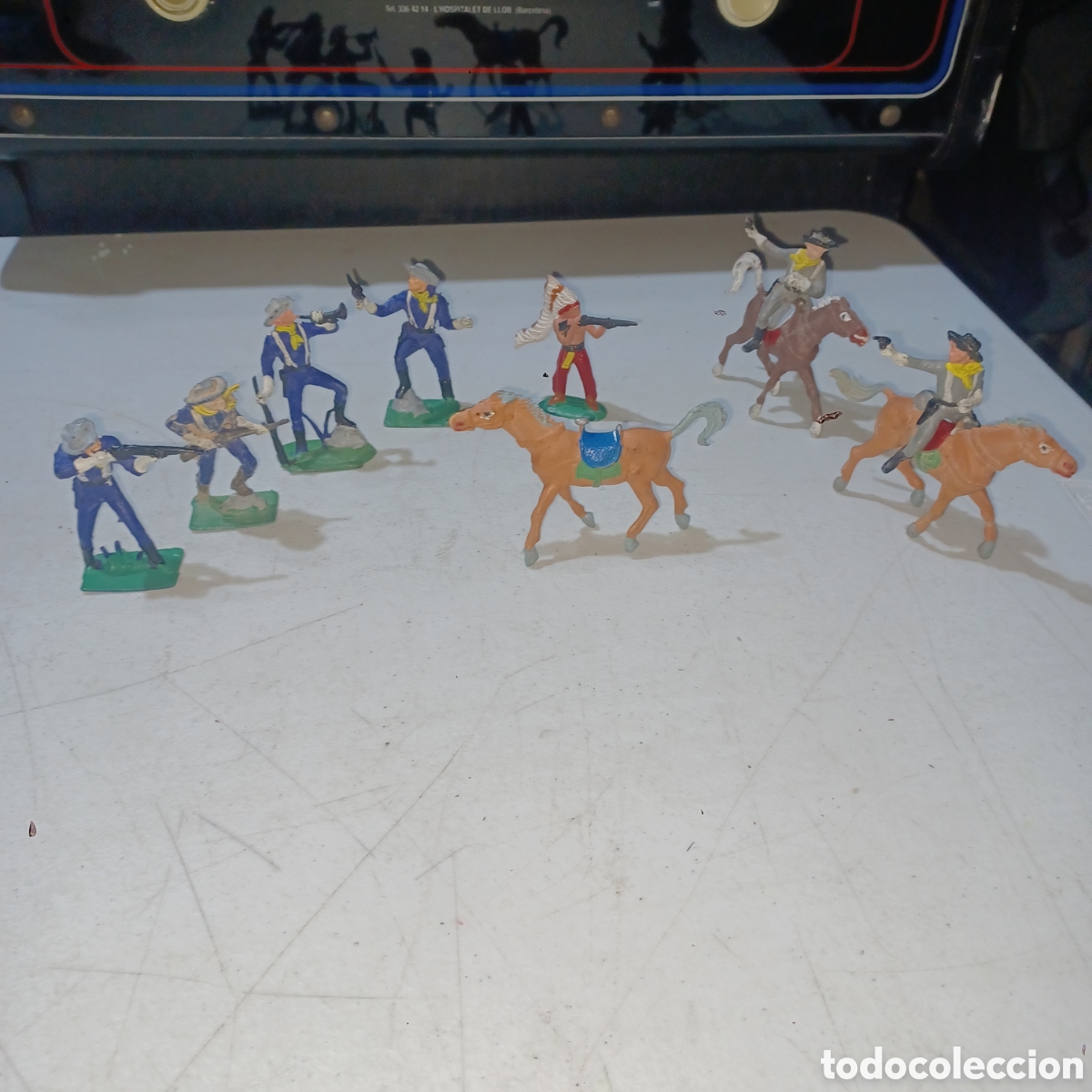 Figuras de goma y PVC: Lote vaqueros e indios Pech Jecsan o similar - Foto 1