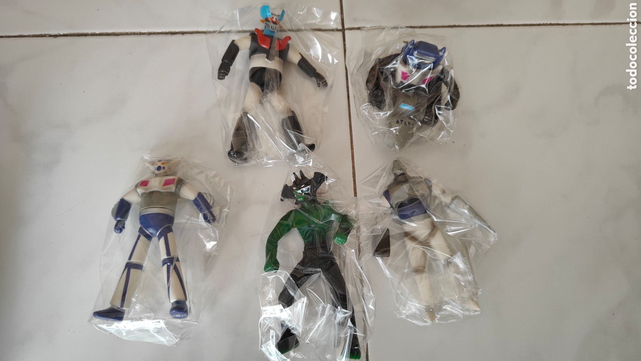 Figuras de goma y PVC: Mazinger, Devilman y 3 Getters - Foto 1