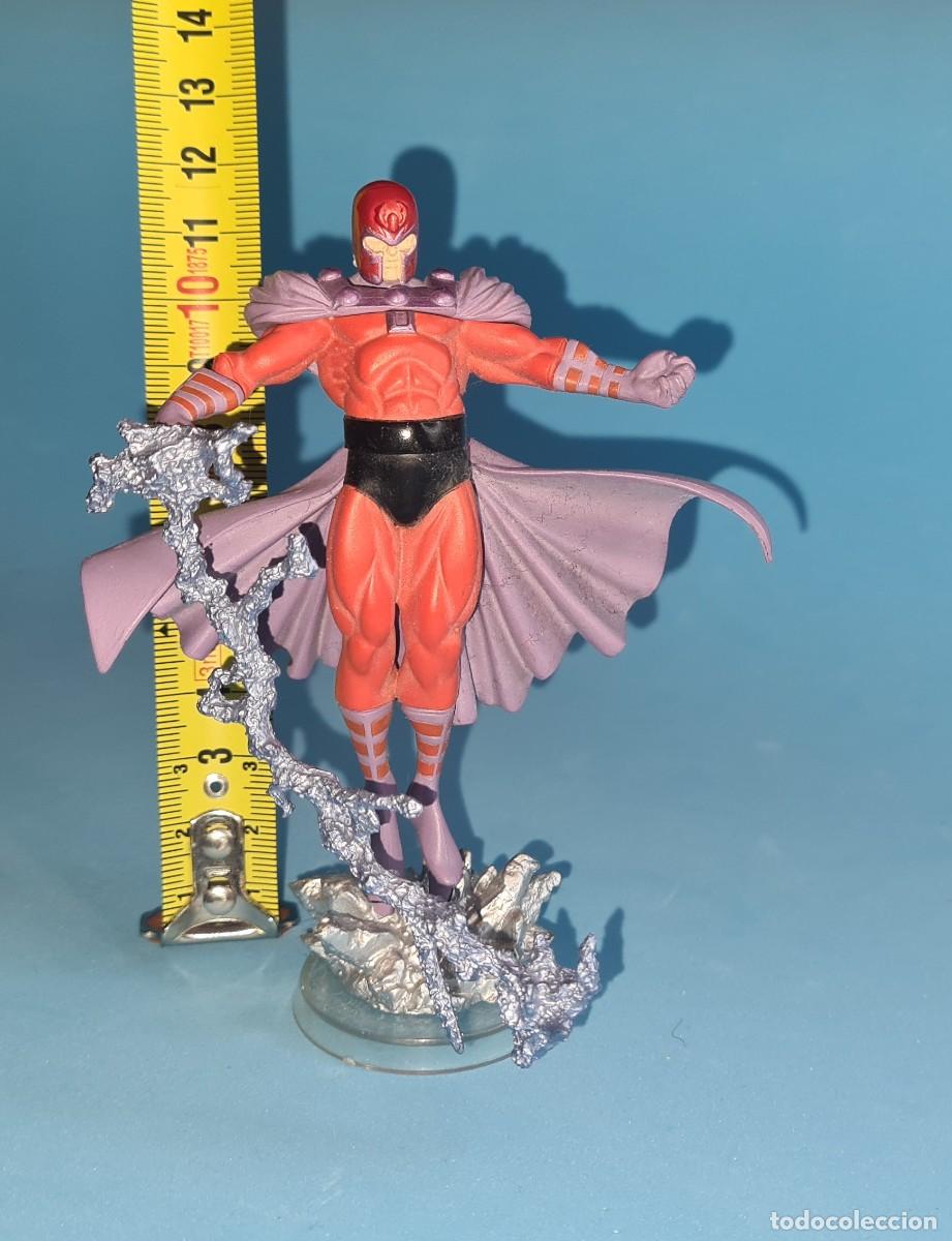 Figuras de goma y PVC: Magneto - figura PVC - Foto 2