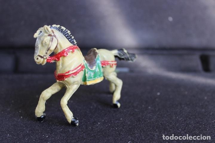 Figuras de goma y PVC: Figura PVC Caballo medieval - Foto 1