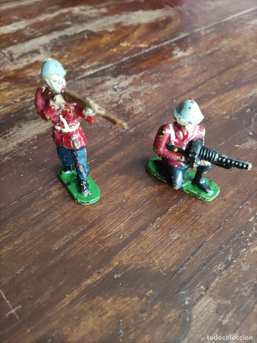 Figuras de goma y PVC: PAREJA DE SOLDADOS - Foto 1