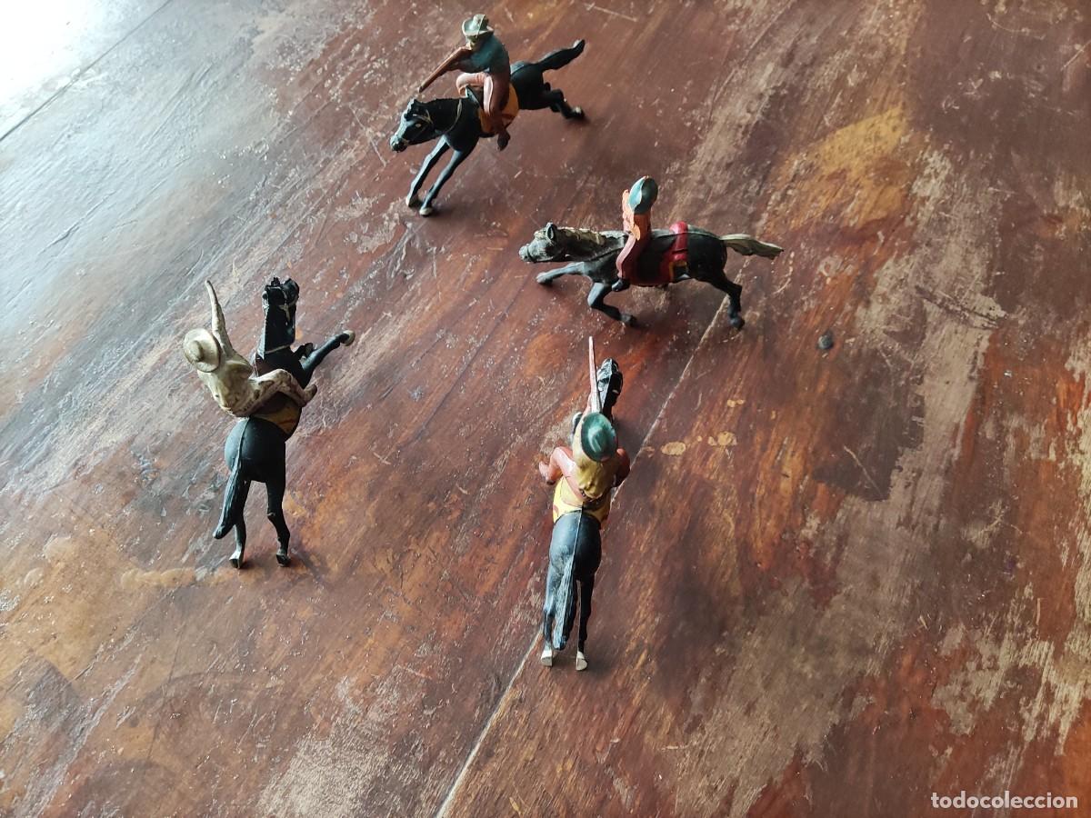 Figuras de goma y PVC: CUATRO VAQUEROS CON SUS CABALLOS DE REAMSA - Foto 2