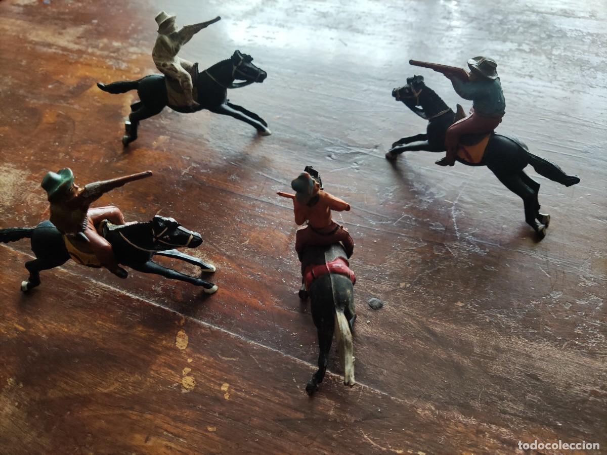 Figuras de goma y PVC: CUATRO VAQUEROS CON SUS CABALLOS DE REAMSA - Foto 5