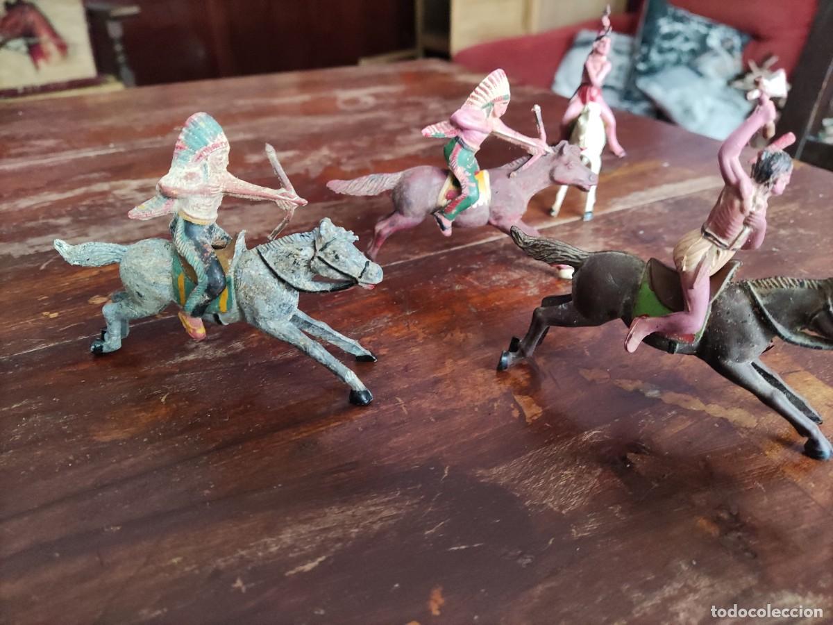 Figuras de goma y PVC: CUATRO INDIOS A CABALLO DE REAMSA - Foto 1