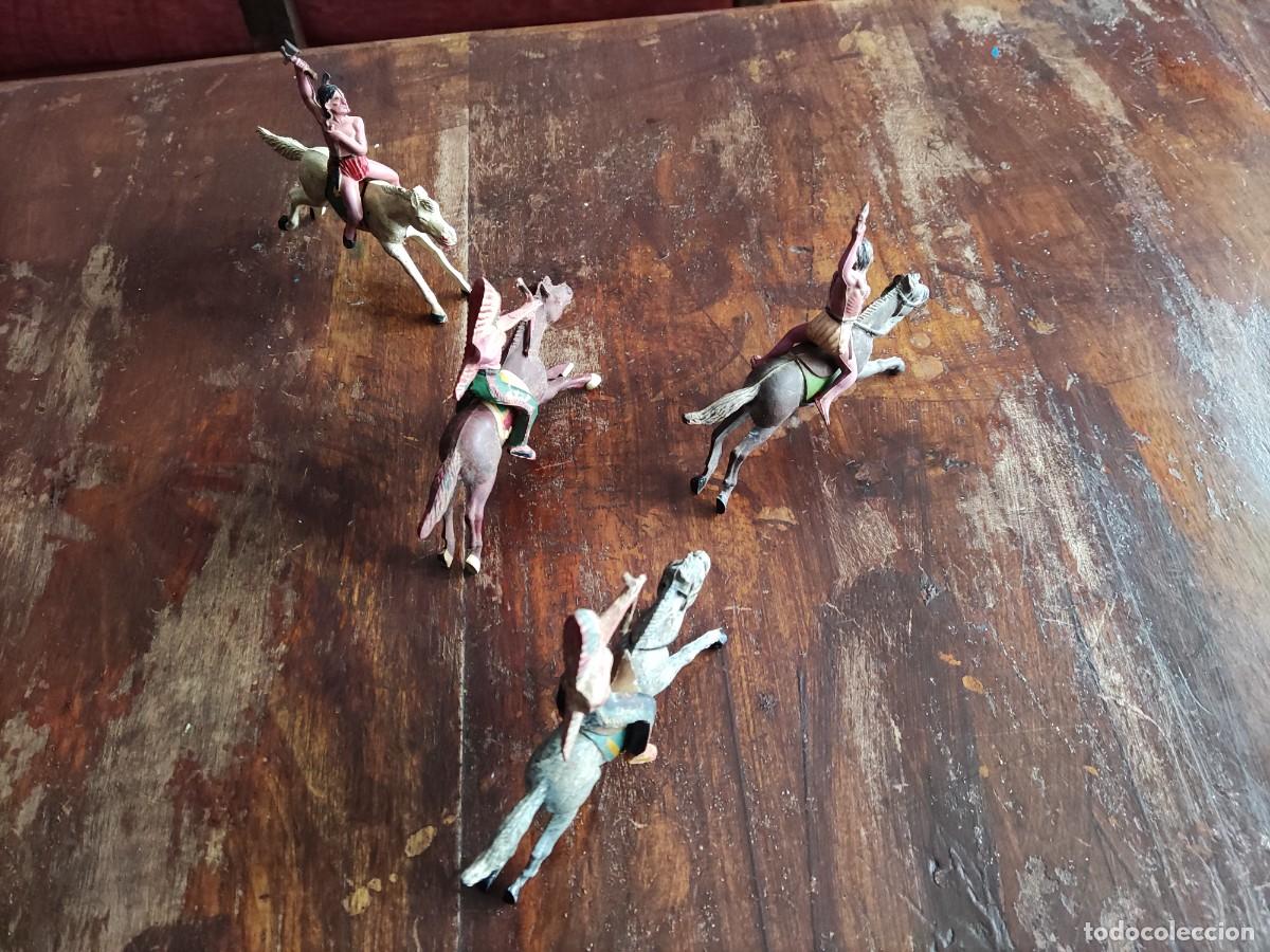 Figuras de goma y PVC: CUATRO INDIOS A CABALLO DE REAMSA - Foto 3