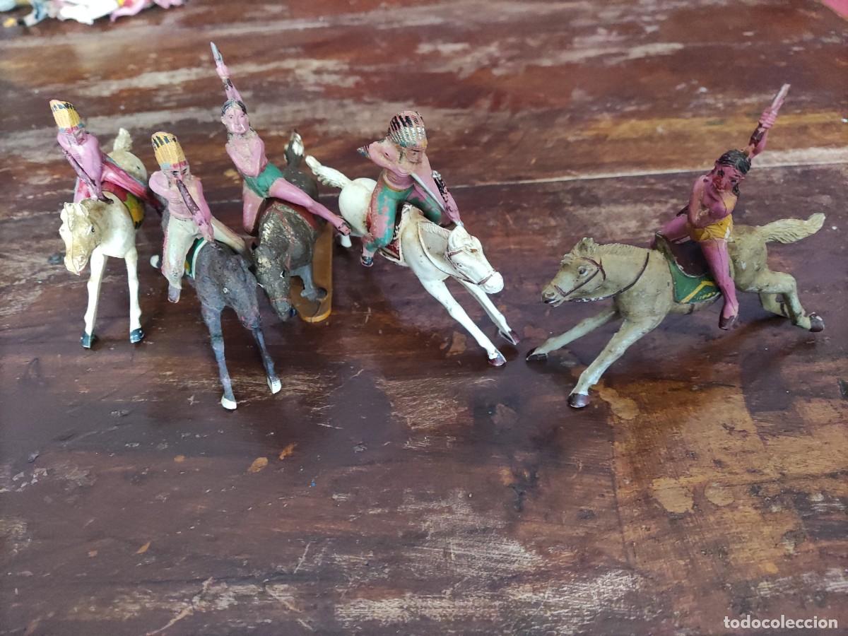 Figuras de goma y PVC: CINCO INDIOS A CABALLO DE REAMSA - Foto 2