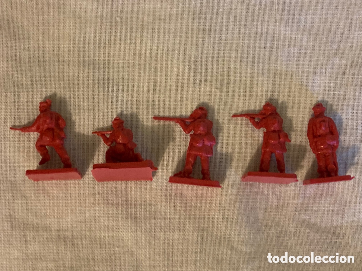 Figuras de goma y PVC: Soldaditos. Color granate - Foto 2