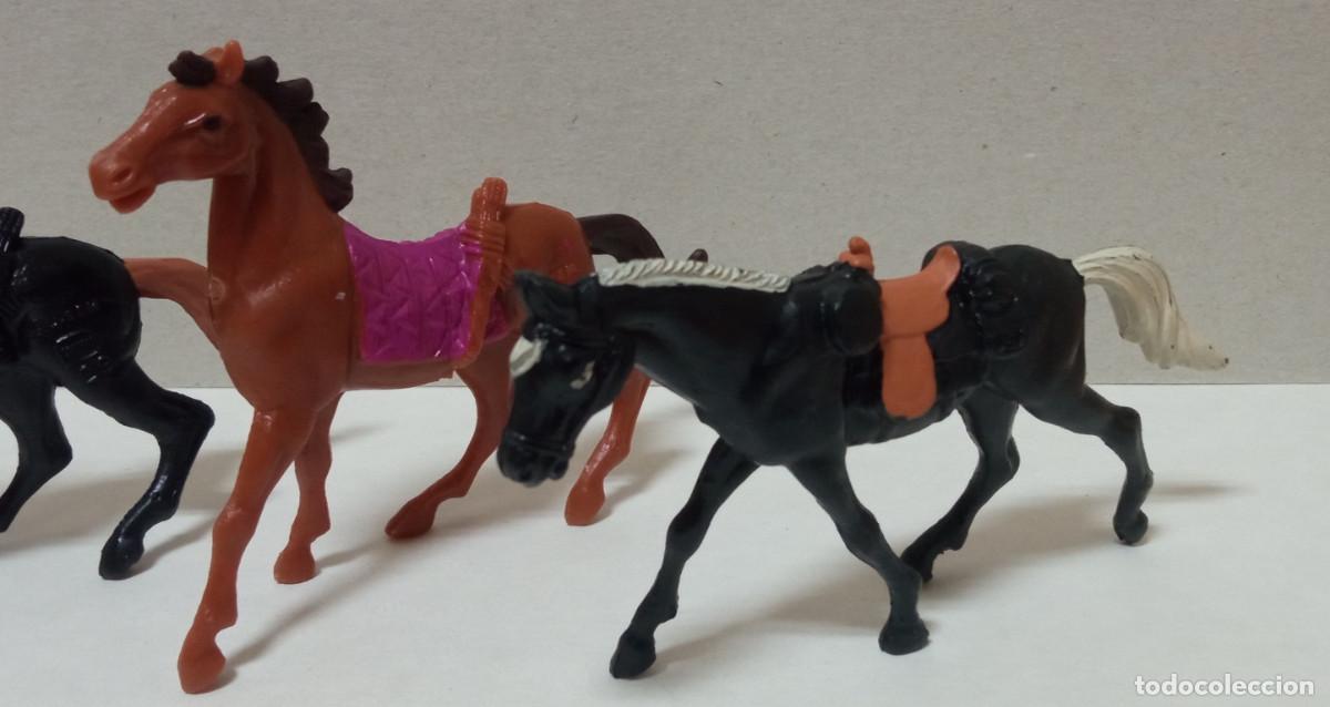 Figuras de goma y PVC: Lote Caballos Comansi - Foto 3