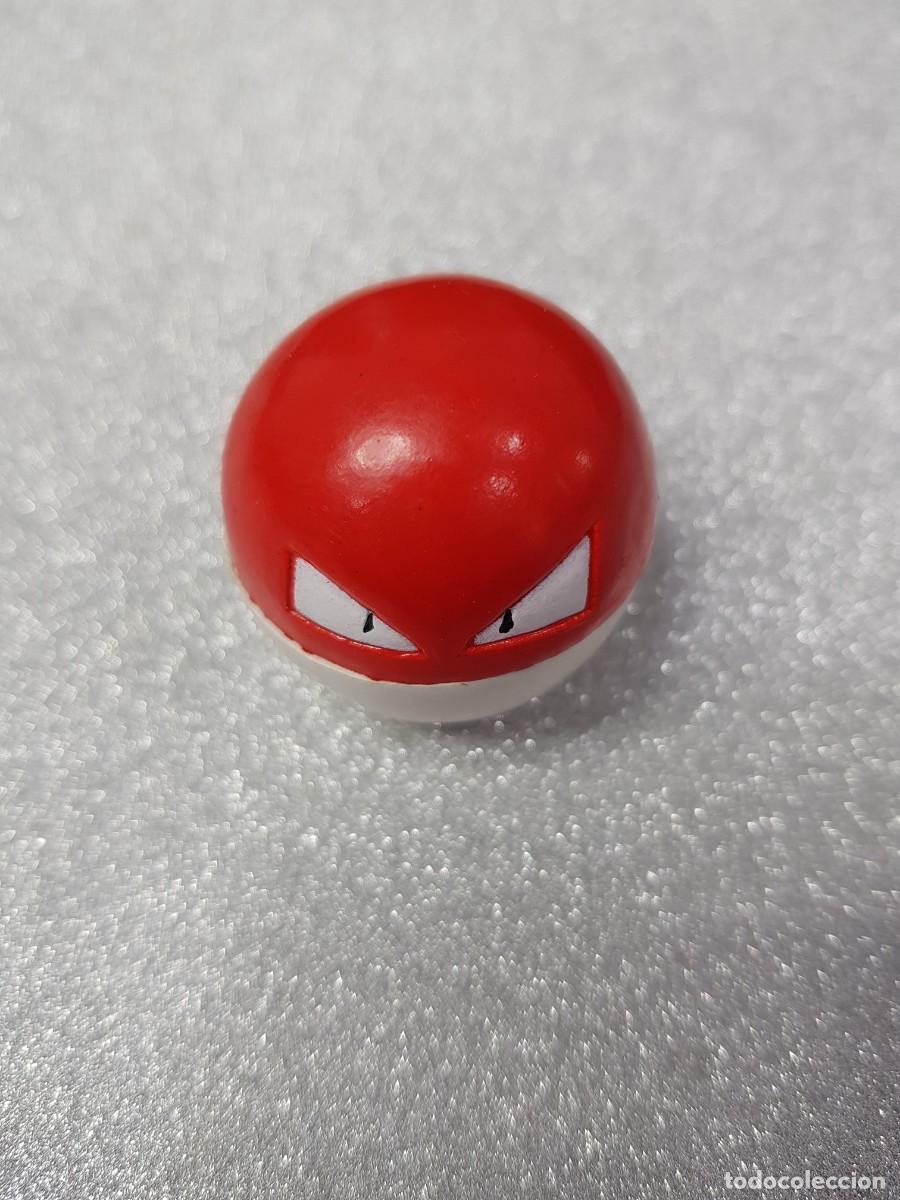 Figuras de goma y PVC: Figura Pokemon Voltorb 2005 - Foto 1