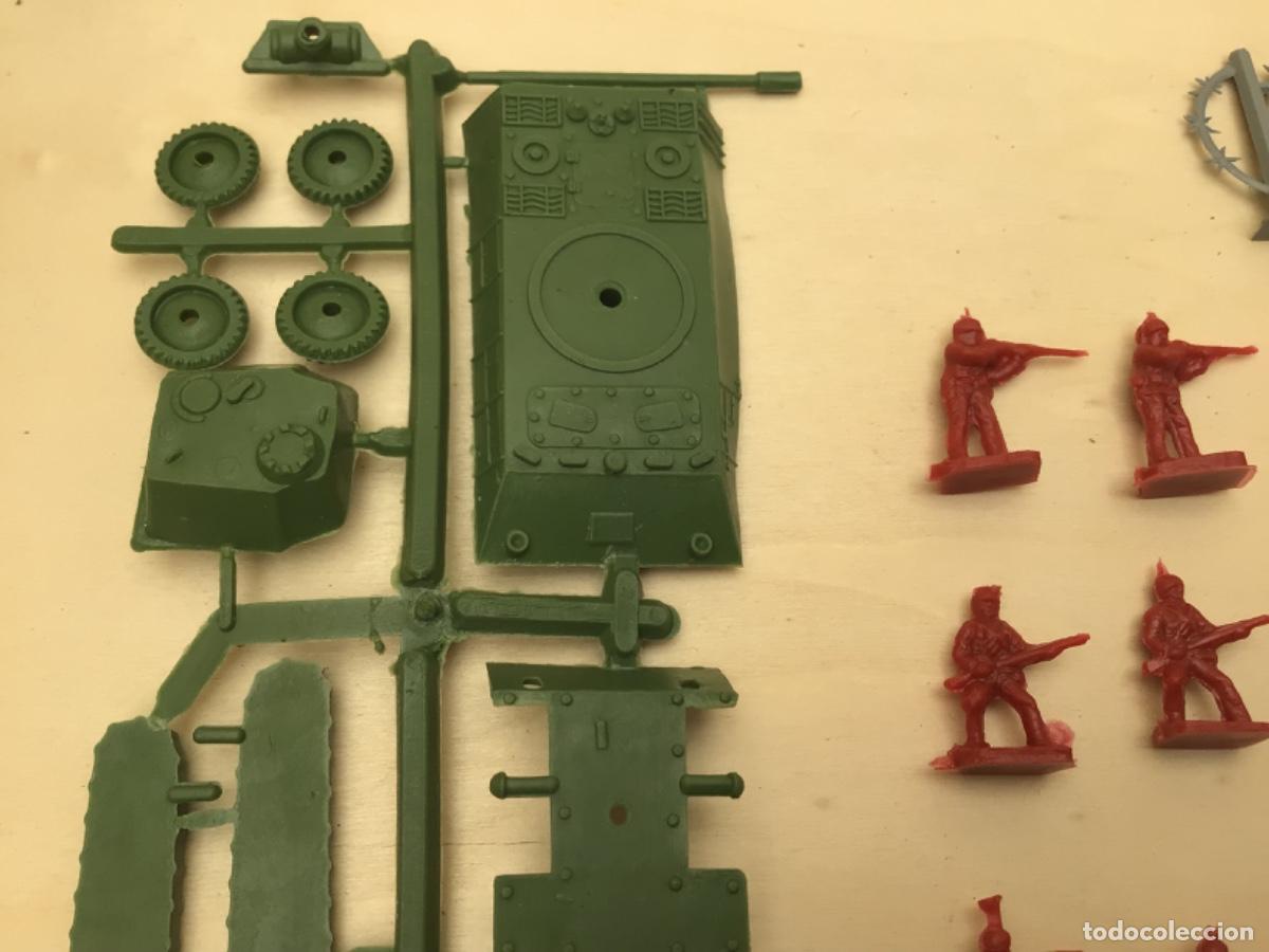 Figuras de goma y PVC: Montaplex comando ruso granate + tanque - Foto 6