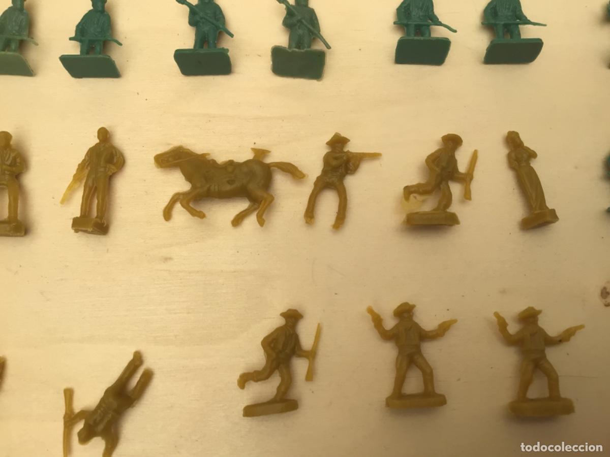 Figuras de goma y PVC: Montaplex lote de indios y vaqueros multicolor - Foto 6
