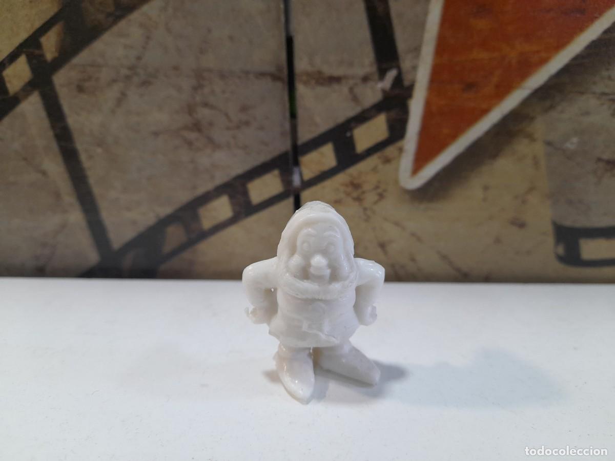 Figuras de goma y PVC: Enanito de Blancanieves - Foto 1