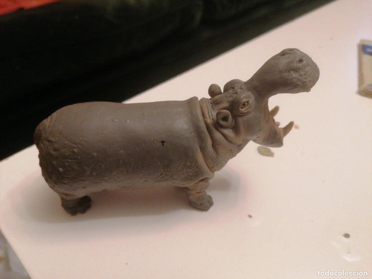 Figuras de goma y PVC: Hipop&oacute;tamo - Foto 1