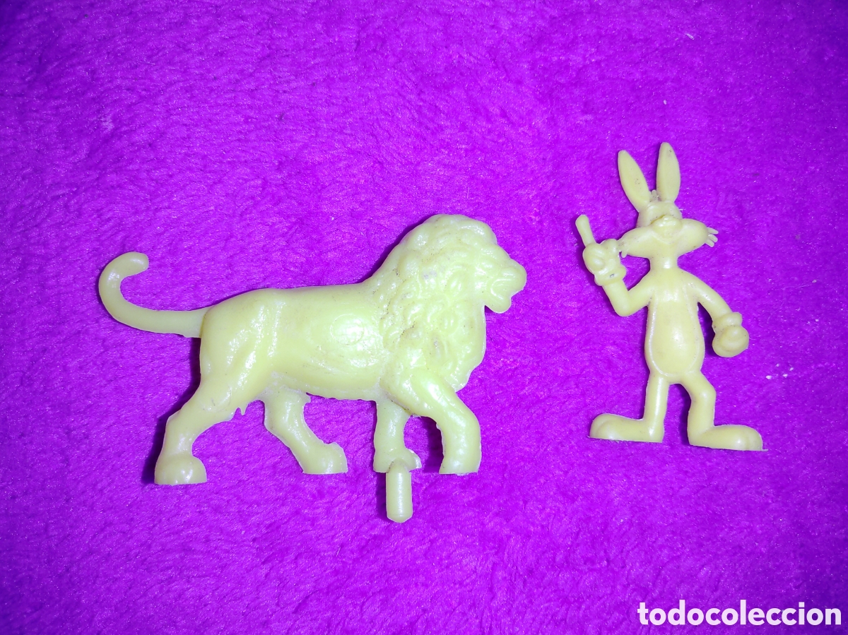 Figuras de goma y PVC: LOTE DE 2 FIGURAS DUNKIN CONEJO Y LE&Oacute;N - Foto 1