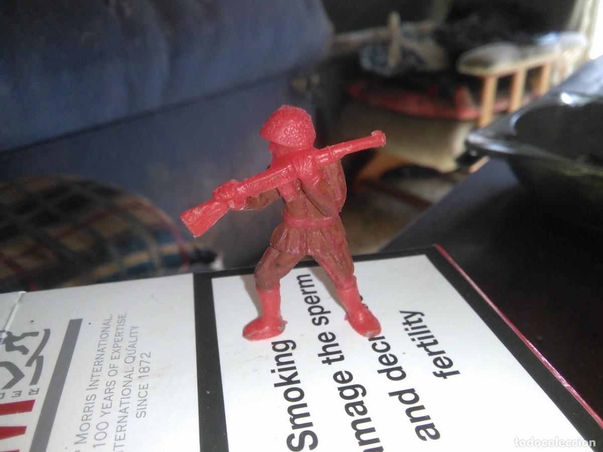 Figuras de goma y PVC: FIGURA DUNKIN - Foto 1