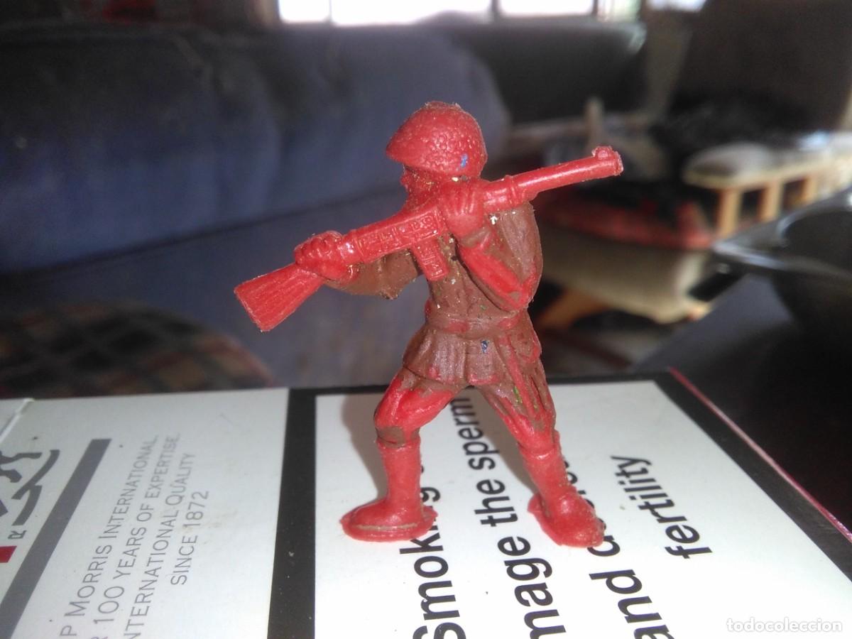 Figuras de goma y PVC: FIGURA DUNKIN - Foto 1