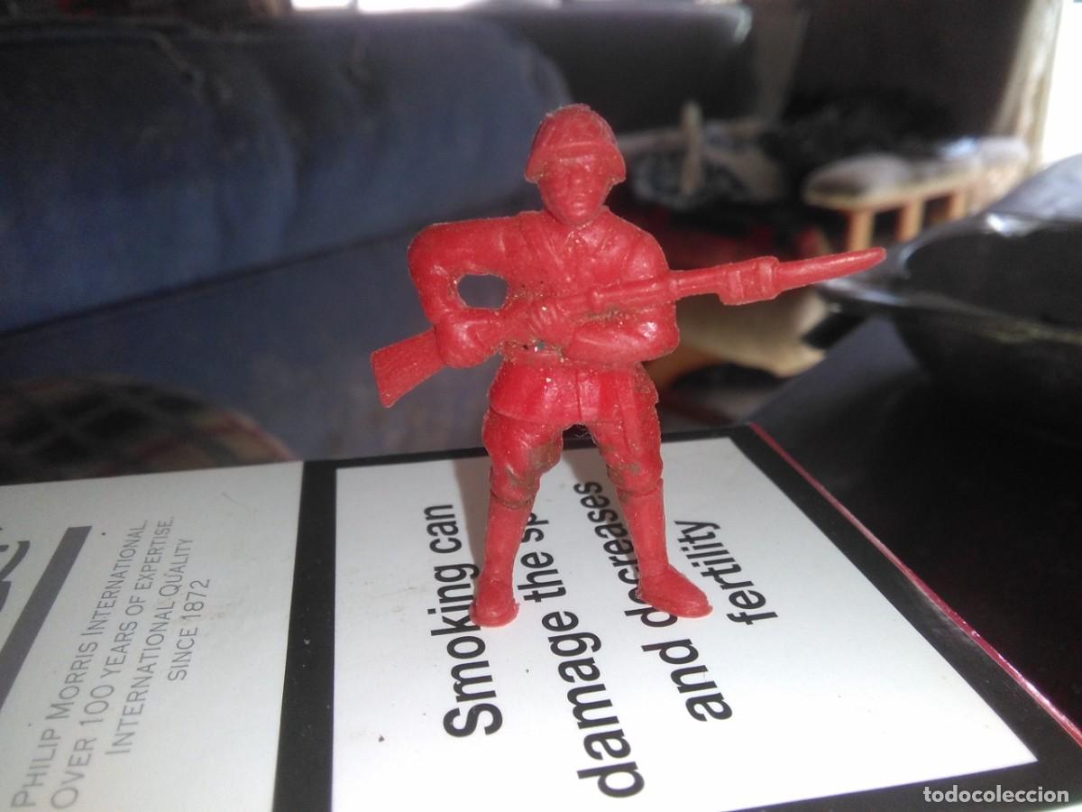 Figuras de goma y PVC: FIGURA DUNKIN - Foto 1