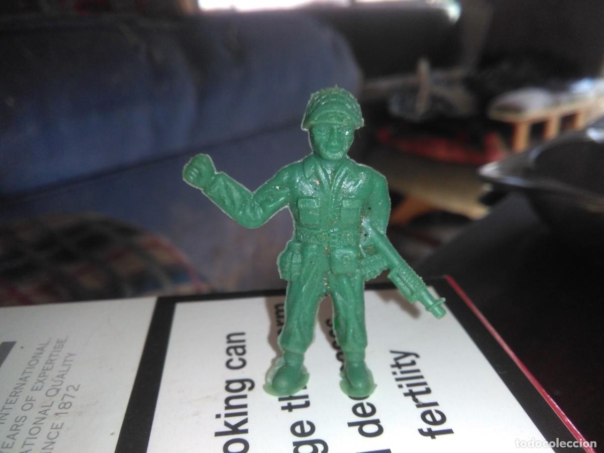 Figuras de goma y PVC: FIGURA DUNKIN - Foto 1