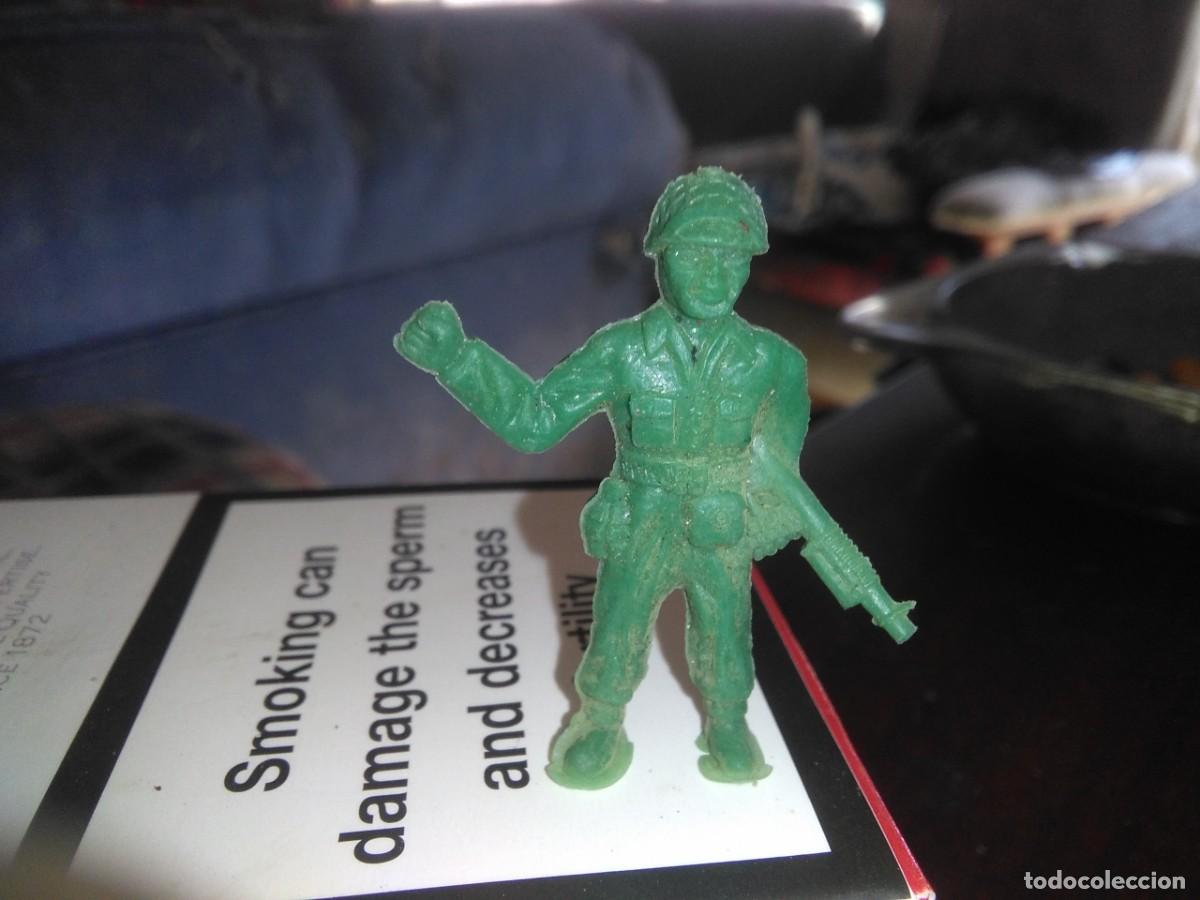Figuras de goma y PVC: FIGURA DUNKIN - Foto 1