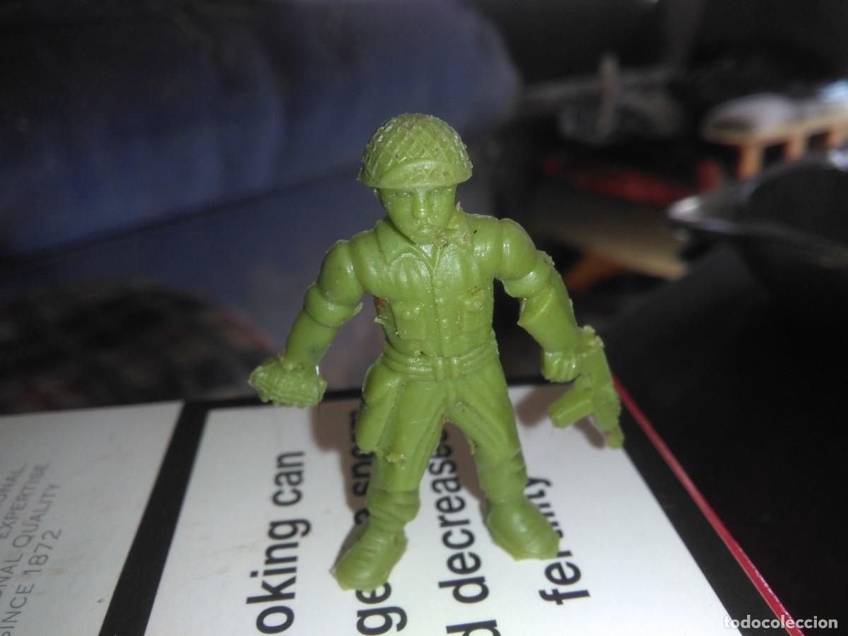 Figuras de goma y PVC: FIGURA DUNKIN - Foto 1