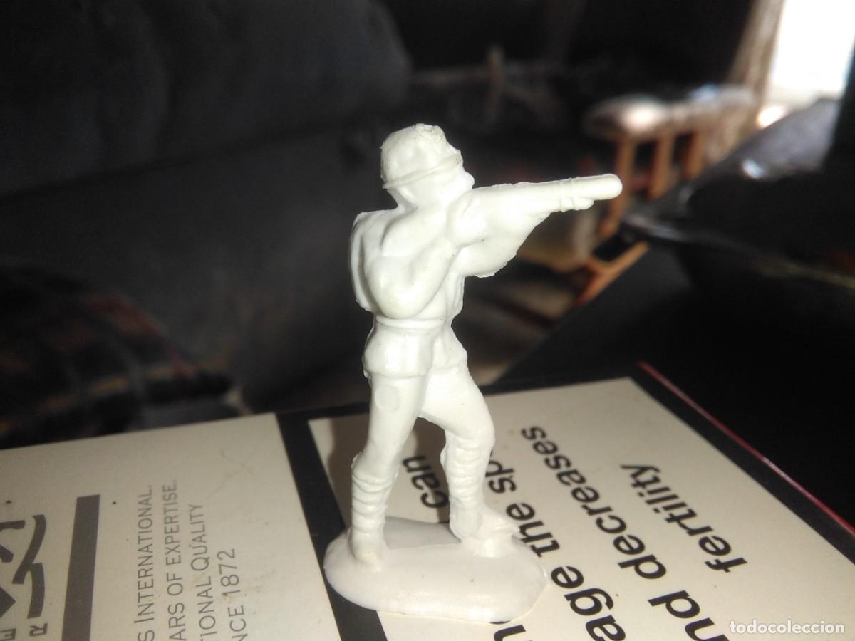 Figuras de goma y PVC: MONTAPLEX - Foto 1