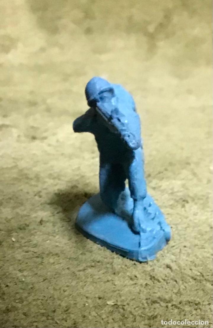 Figuras de goma y PVC: ANTIGUO SOLDADO PLASTICO - Foto 2