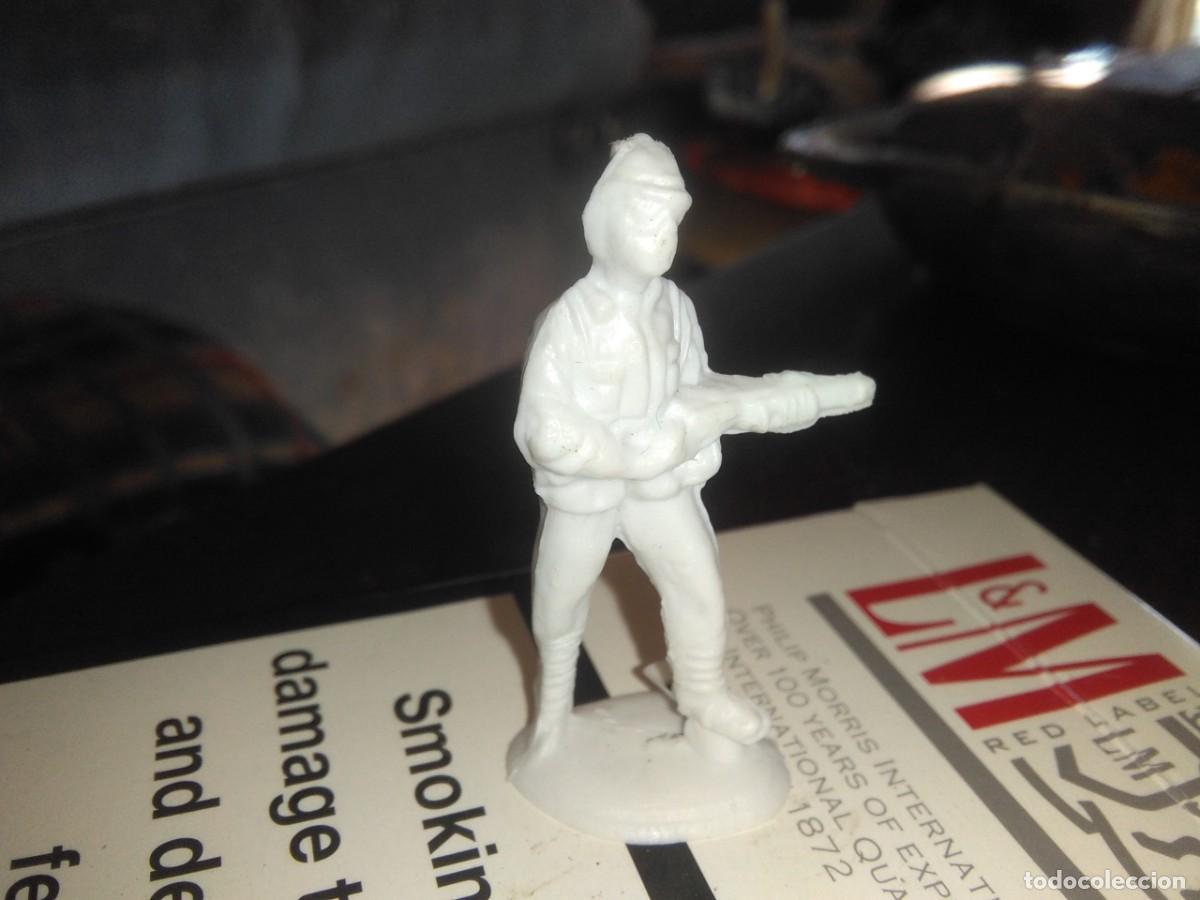 Figuras de goma y PVC: MONTAPLEX - Foto 1