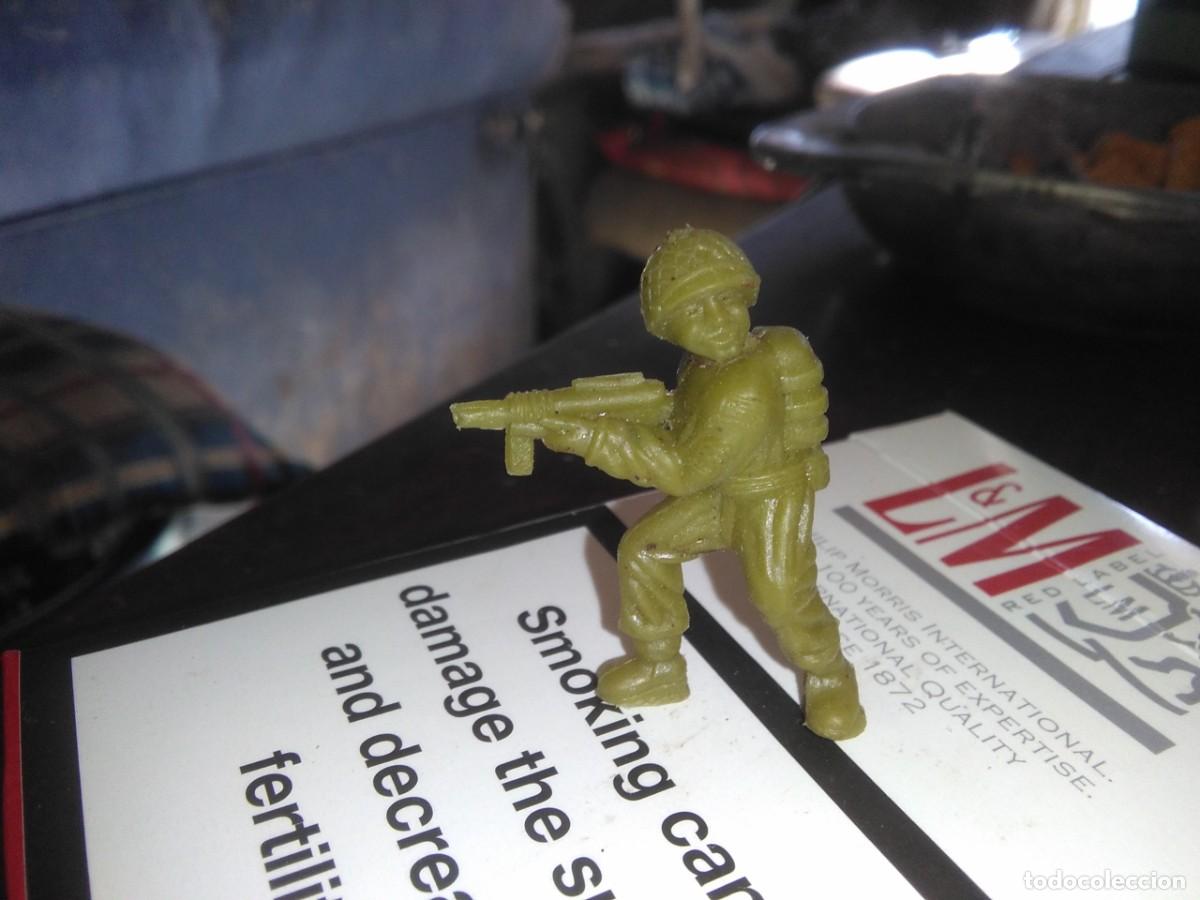 Figuras de goma y PVC: DUNKIN - Foto 1