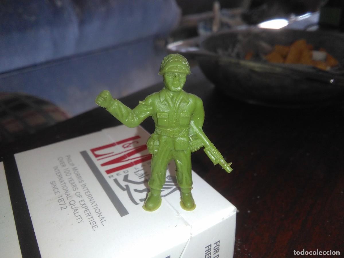 Figuras de goma y PVC: DUNKIN - Foto 1