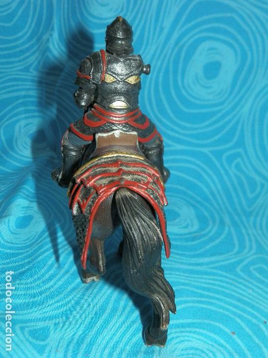 Figuras de goma y PVC: SCHLEICH CABALLERO MEDIEVAL CON CABALLO 2012 - Foto 4