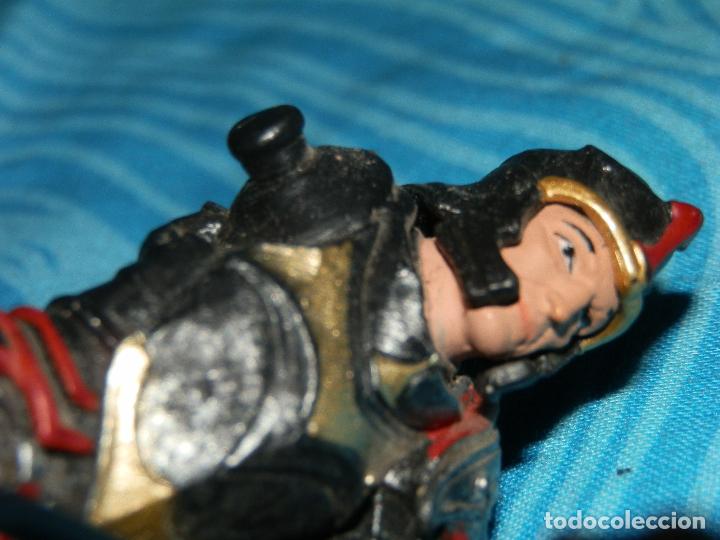 Figuras de goma y PVC: SCHLEICH CABALLERO MEDIEVAL CON CABALLO 2012 - Foto 5