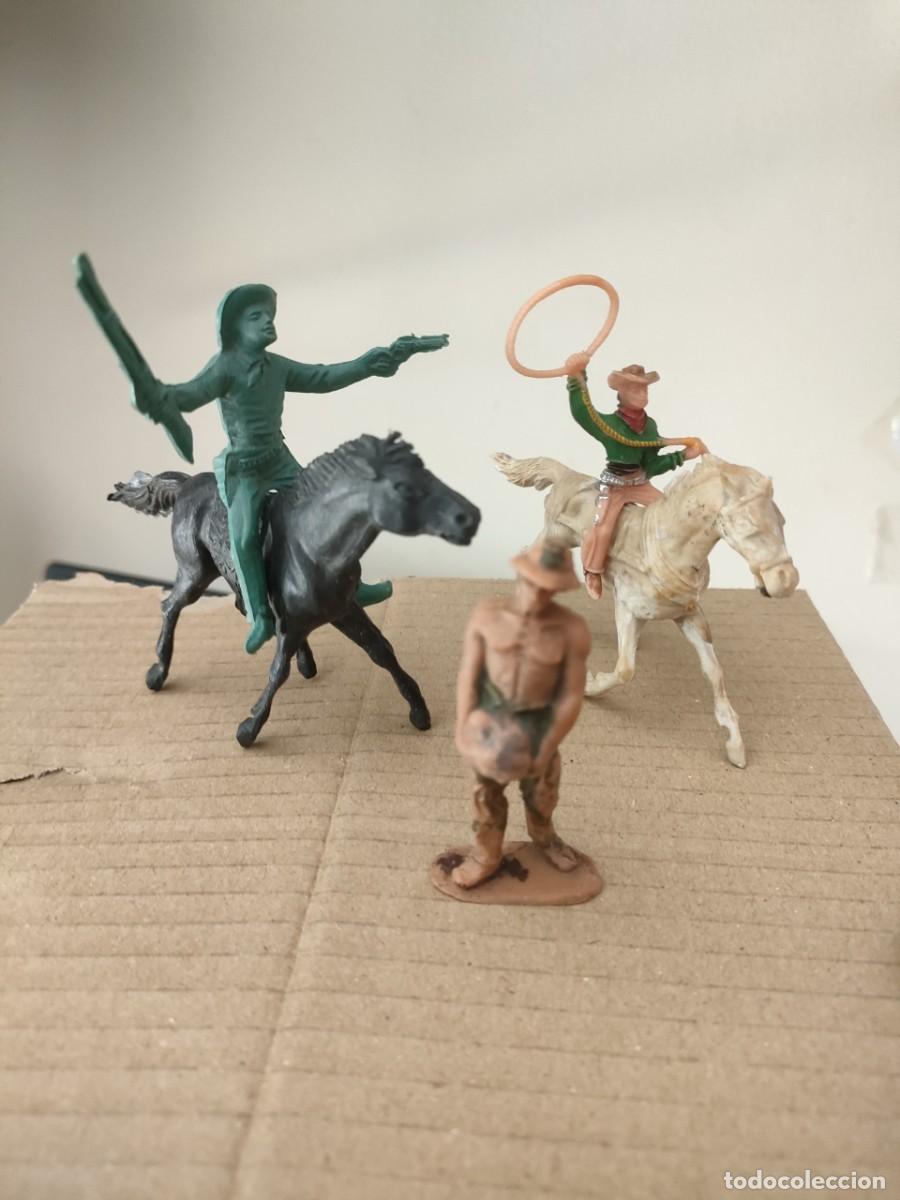Figuras de goma y PVC: LOTE 3 VAQUEROS. A&Ntilde;OS 70 - Foto 1
