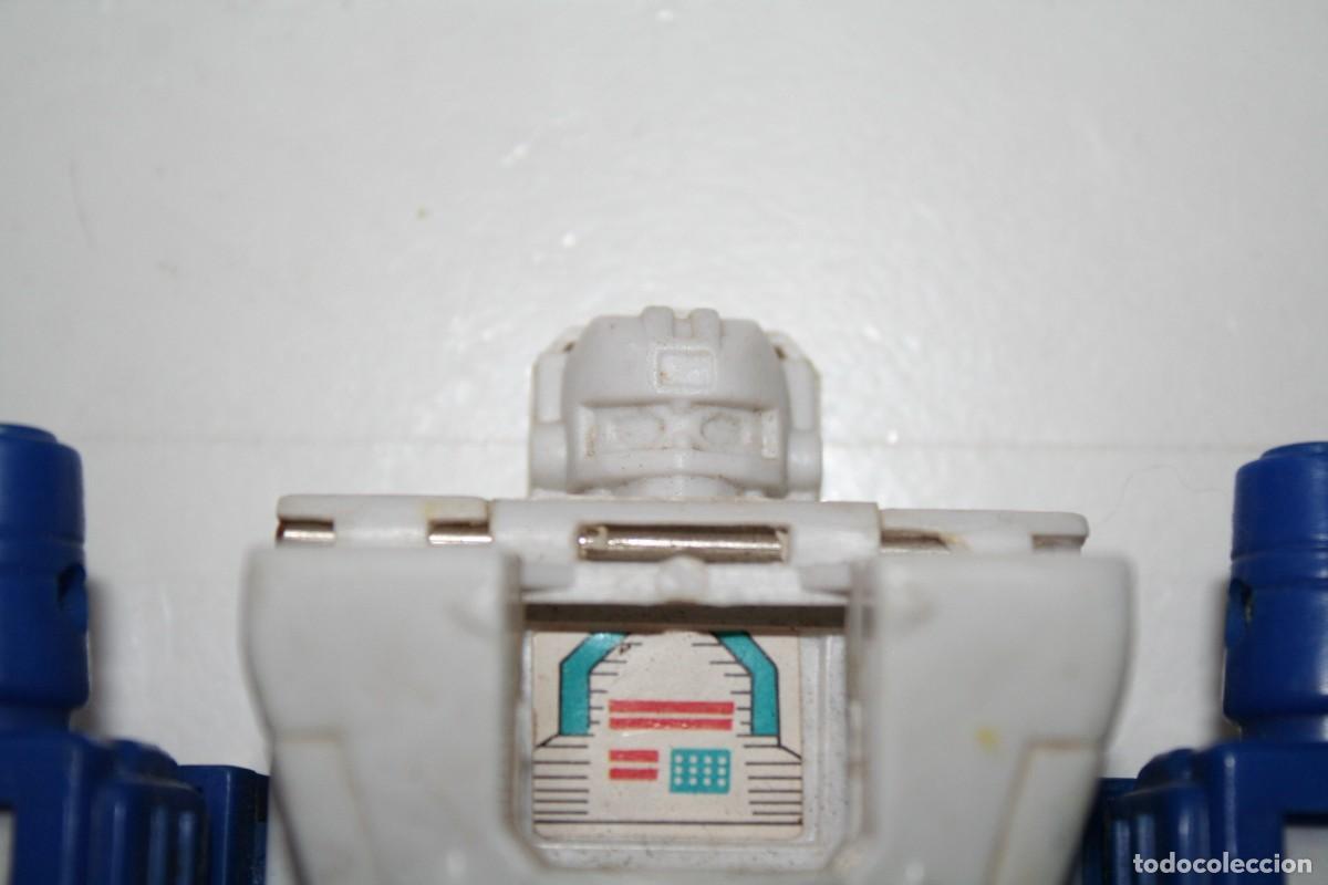 Figuras de goma y PVC: MU&Ntilde;ECA mu&ntilde;eco figura robot transformers - Foto 2