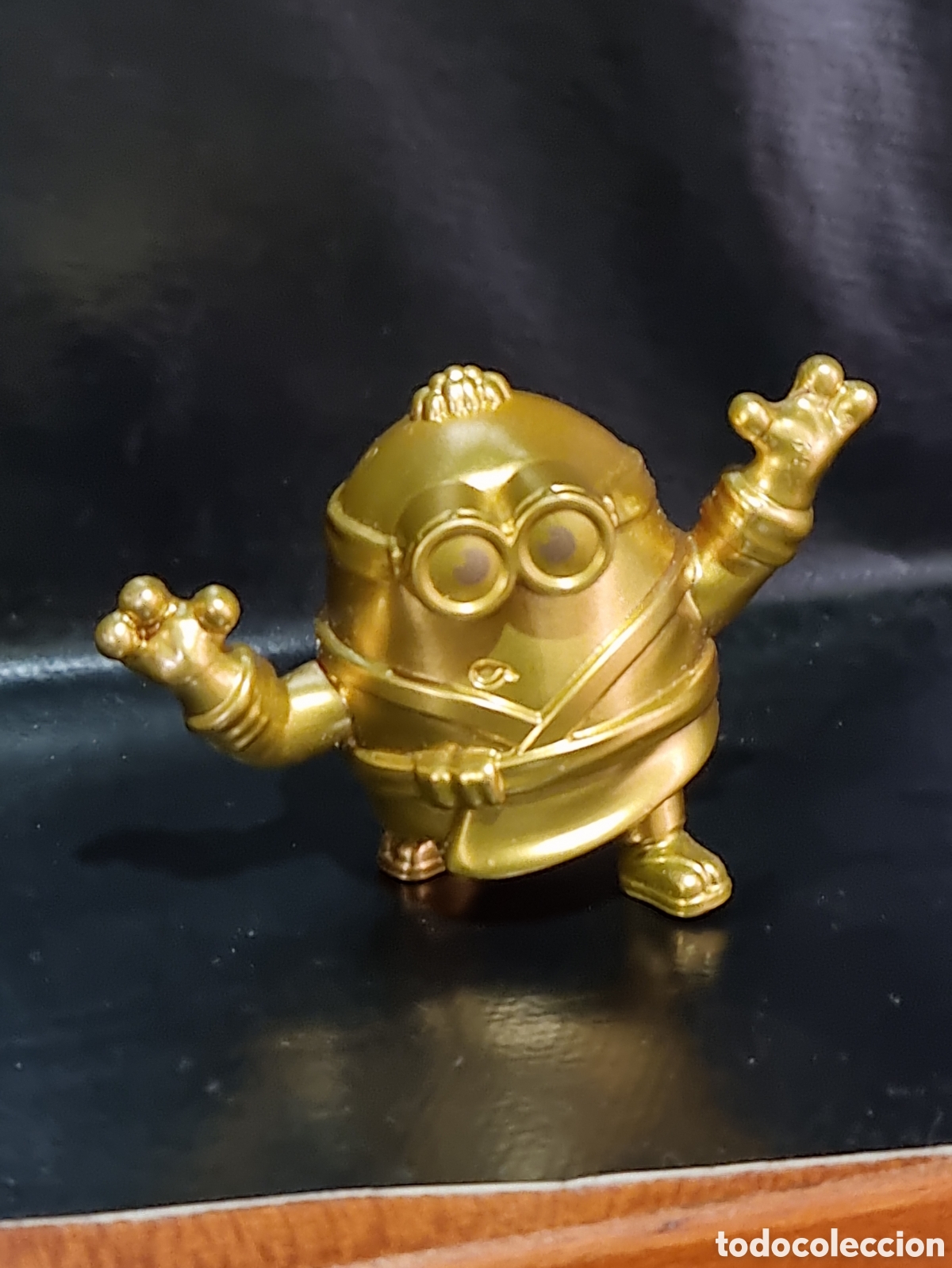Figuras de goma y PVC: MINION DORADO MCDONALDS 2019 - Foto 1