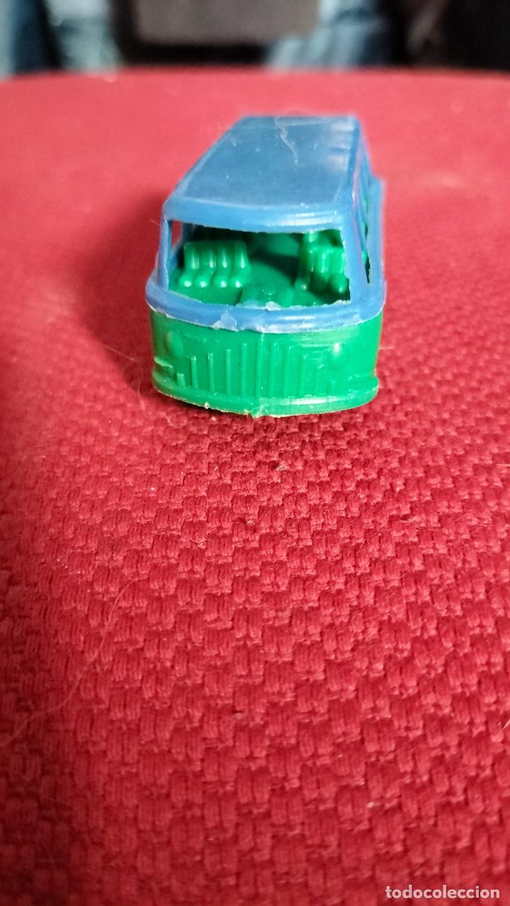 Figurines en Caoutchouc et PVC: ANTIGUO COCHE TIPICO DE LOS KIOSKOS