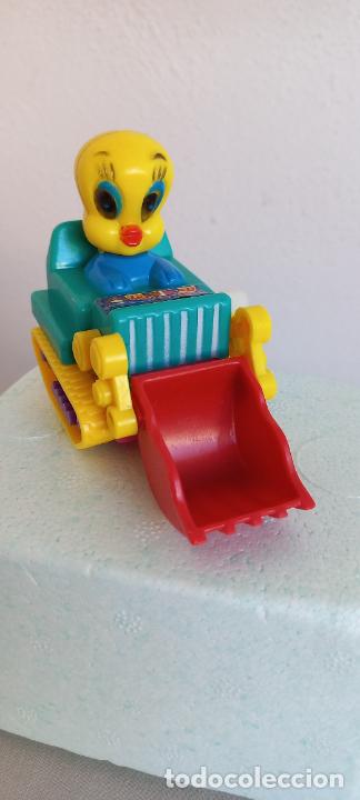 Figuras de Borracha e PVC: FIGURA, MU&Ntilde;ECO. A CUERDA, CON MOVIMIENTO, POLLITO EN EXCAVADORA. 678 HIGH CAR, PIOLIN O SIMILAR