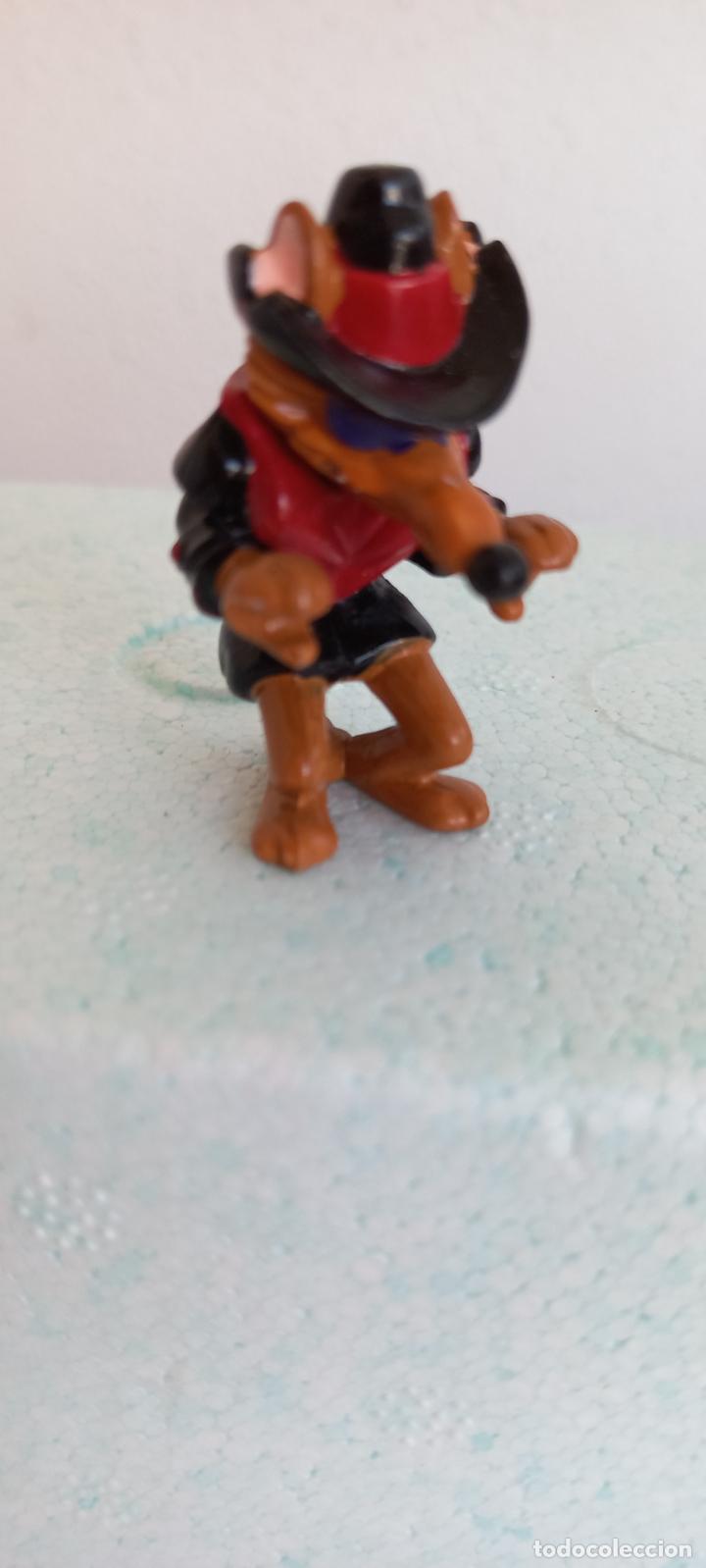 Figuras de Borracha e PVC: FIGURA MU&Ntilde;ECO KINDER. LOBO O COYOTE.