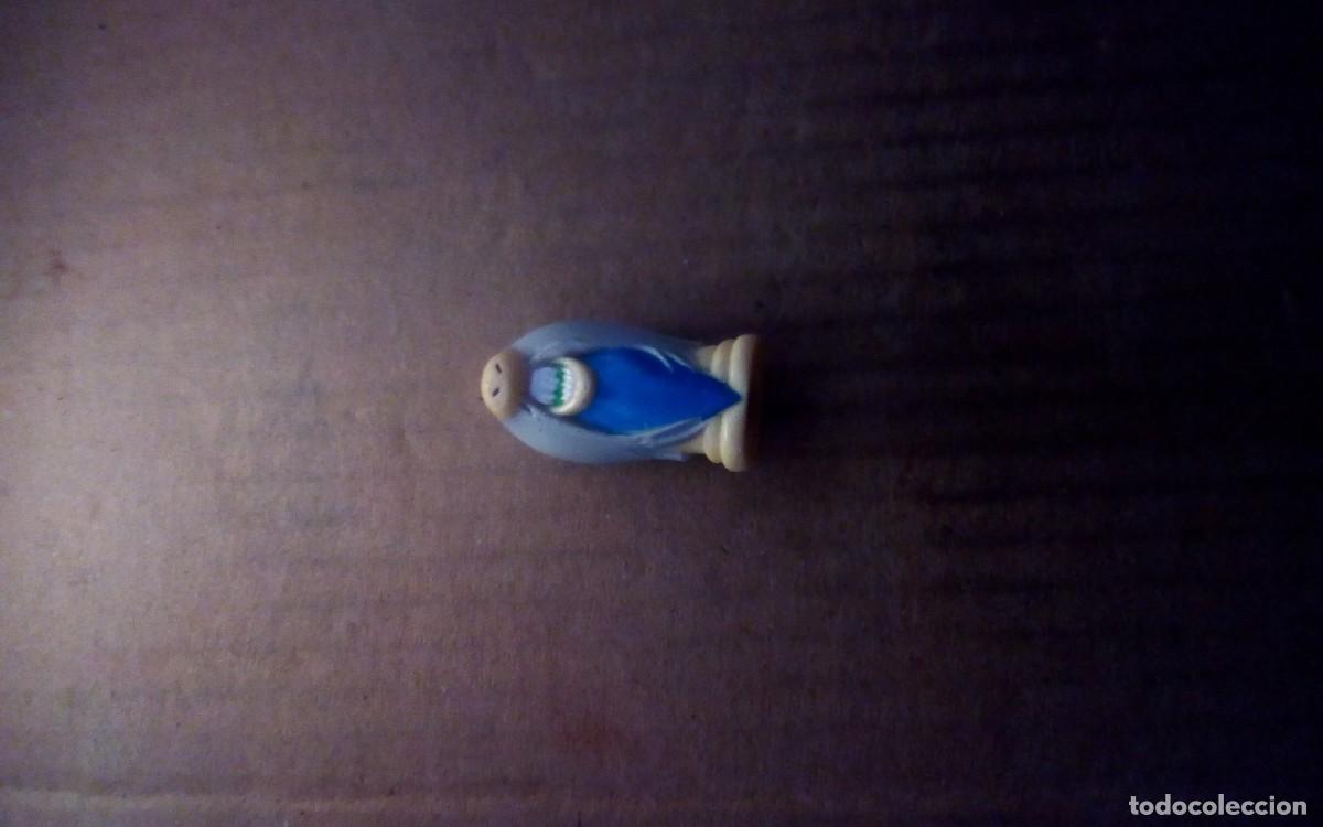 Figuras de goma Kinder: Capuch&oacute;n l&aacute;piz, monstruo, Kinder?. Mide 3,5 cm. - Foto 1