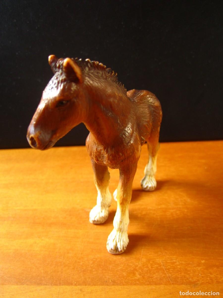 Figuras de goma y PVC: Caballo Potro Shire (Schleich Ref. 13272) - Foto 2