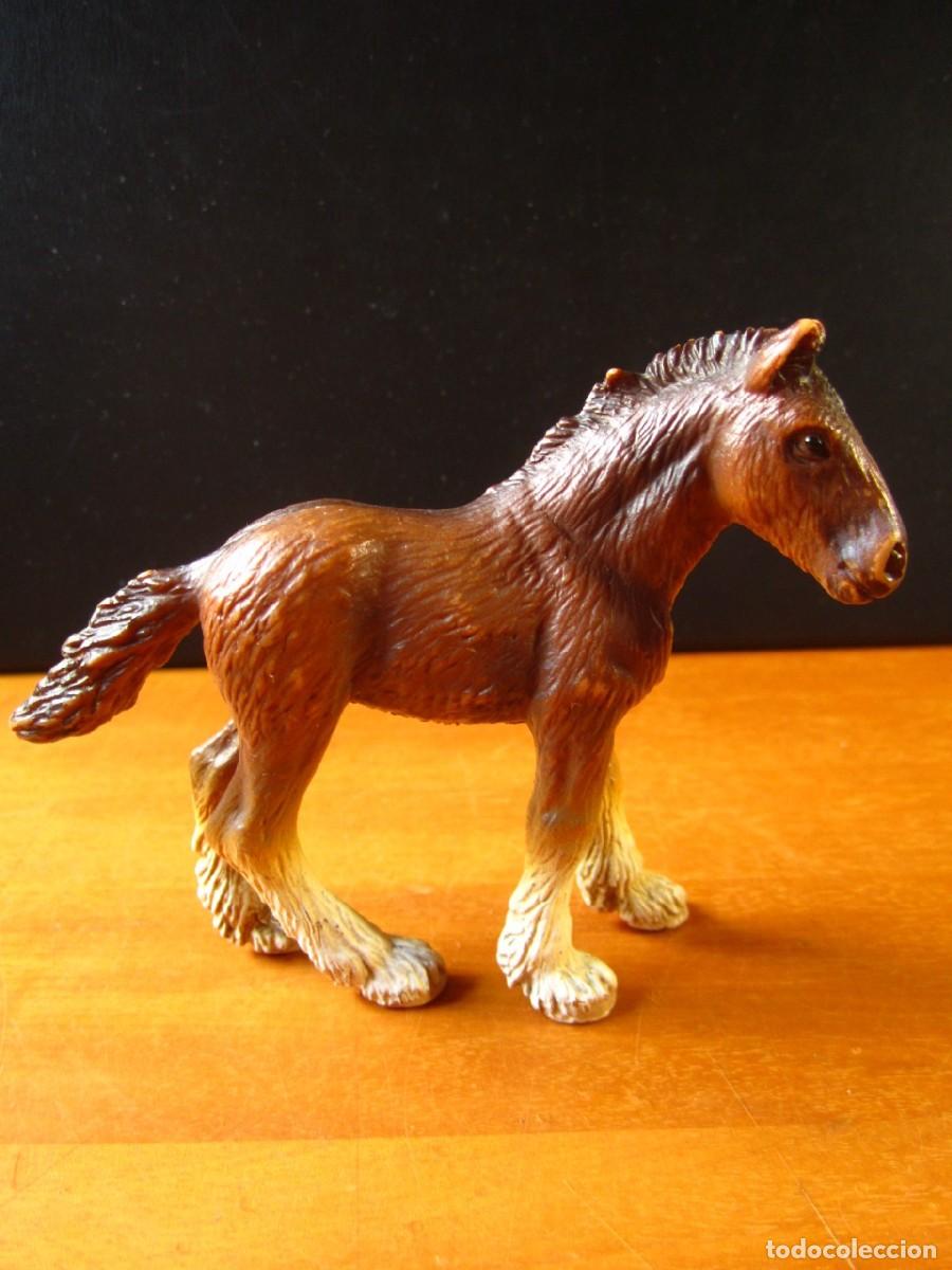 Figuras de goma y PVC: Caballo Potro Shire (Schleich Ref. 13272) - Foto 3