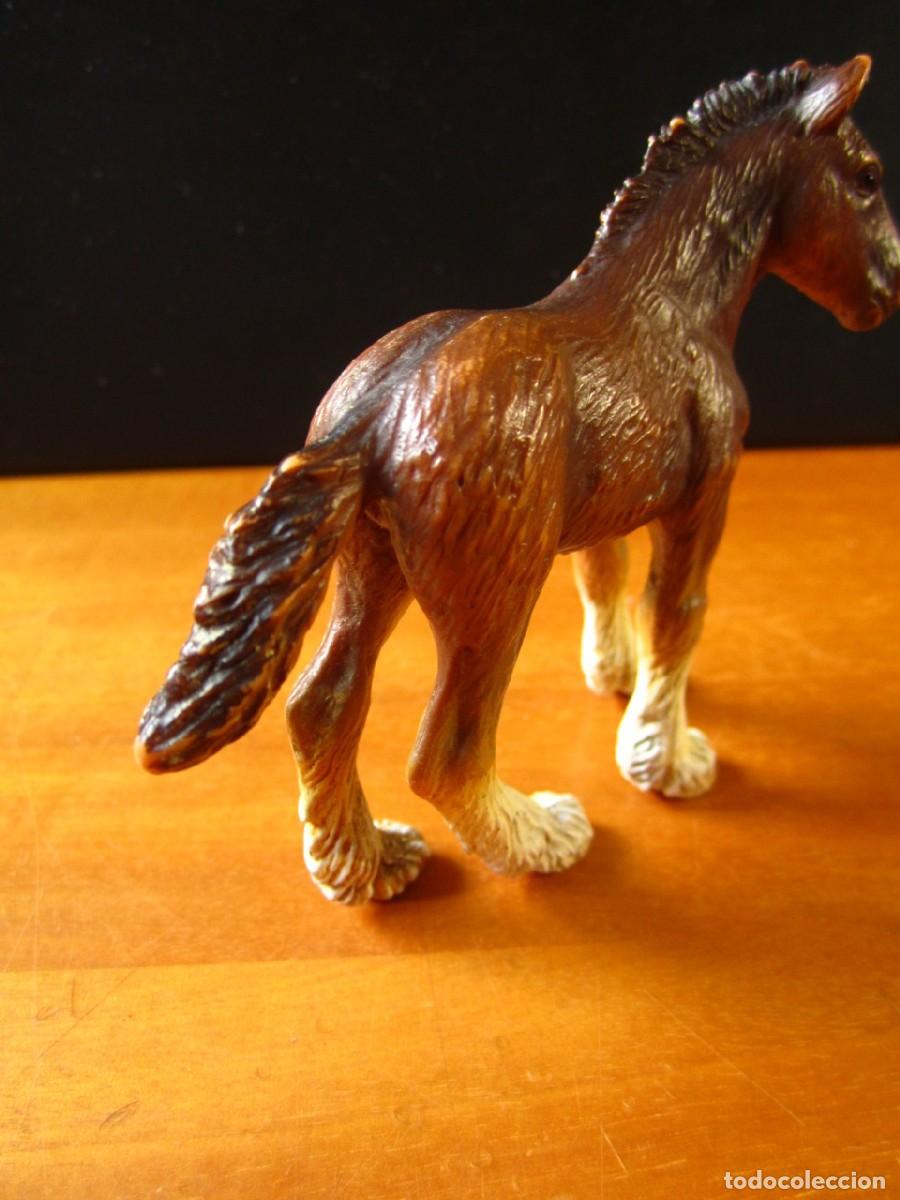 Figuras de goma y PVC: Caballo Potro Shire (Schleich Ref. 13272) - Foto 4