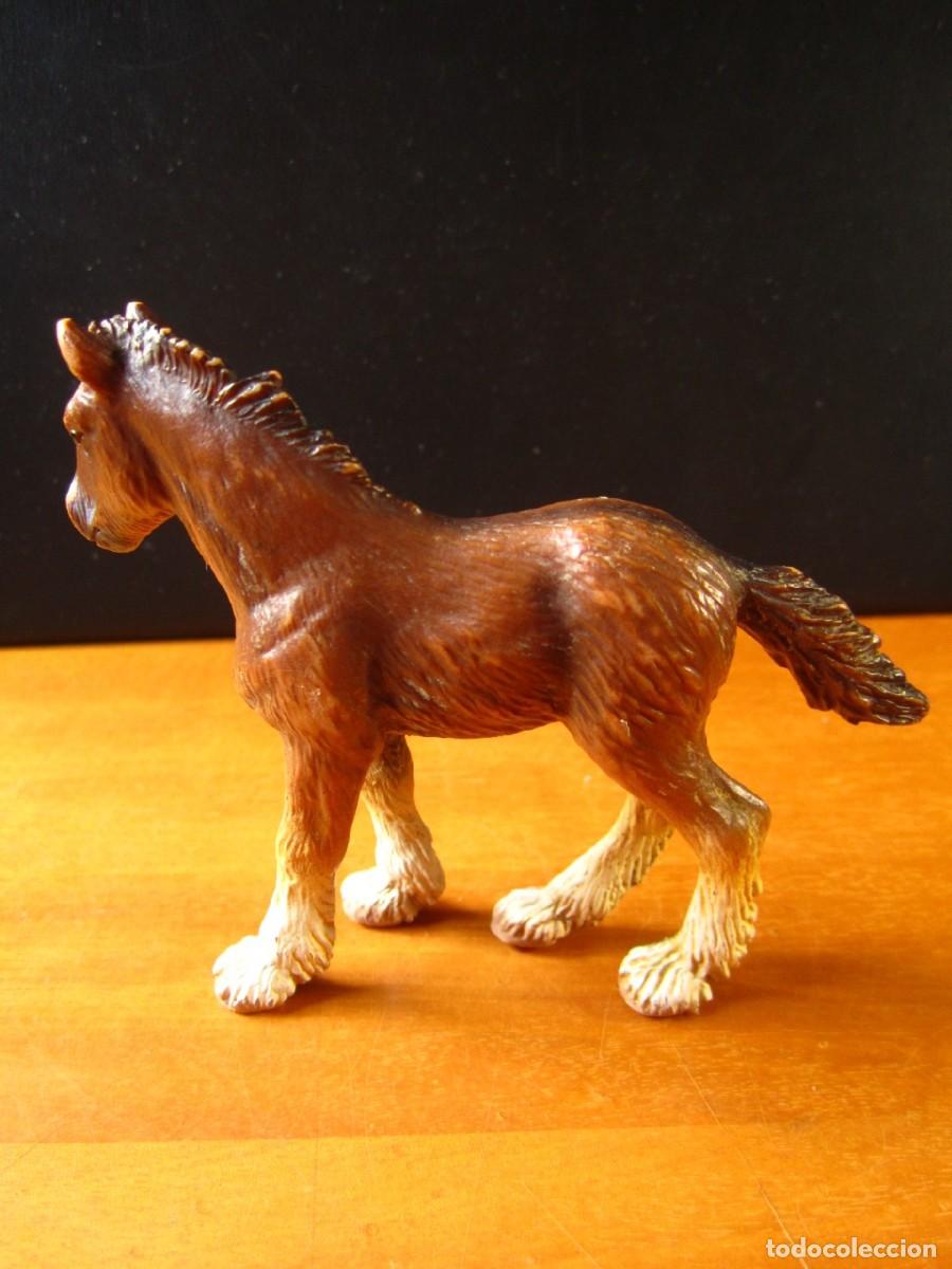 Figuras de goma y PVC: Caballo Potro Shire (Schleich Ref. 13272) - Foto 6
