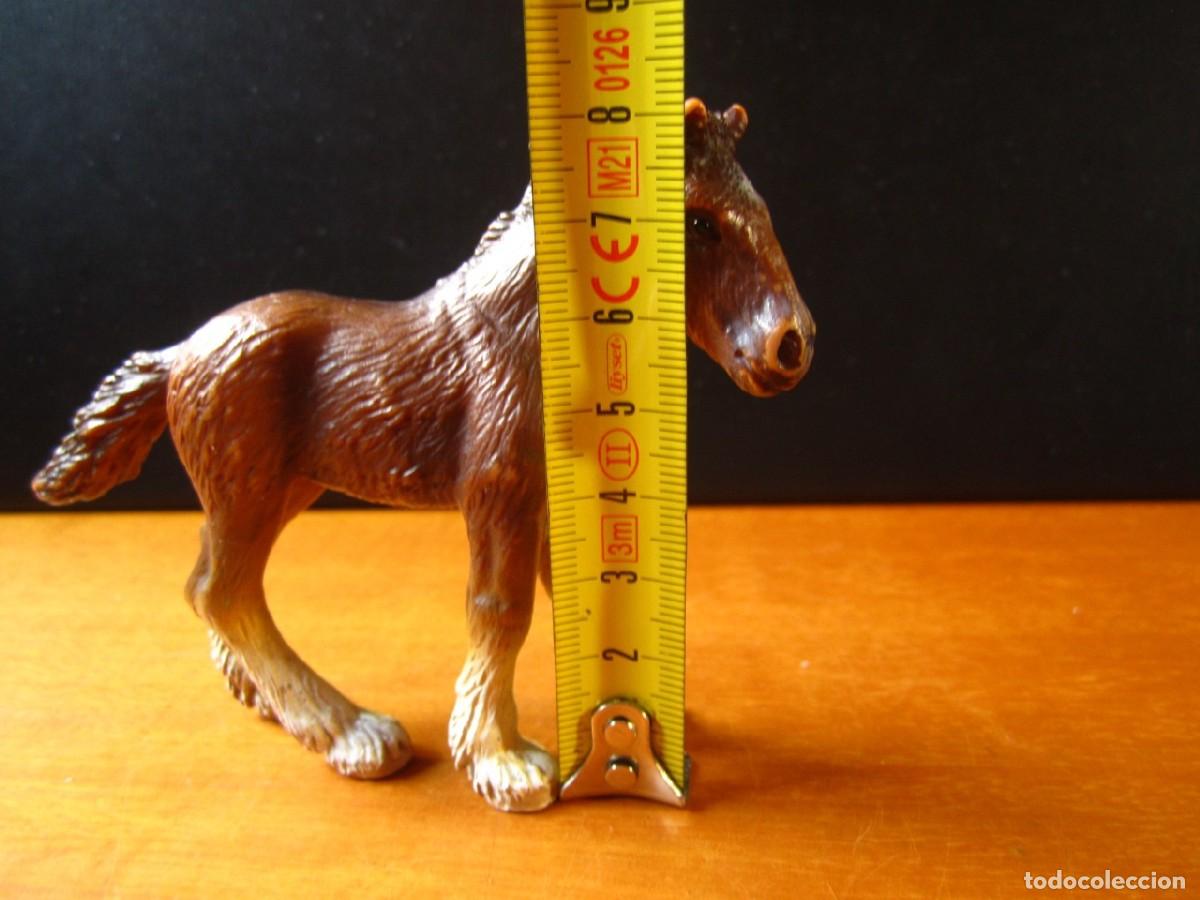 Figuras de goma y PVC: Caballo Potro Shire (Schleich Ref. 13272) - Foto 11