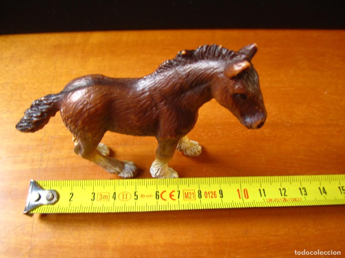 Figuras de goma y PVC: Caballo Potro Shire (Schleich Ref. 13272) - Foto 12