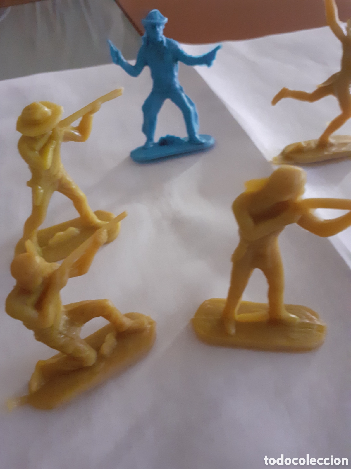 Figuras de goma y PVC: FIGURAS PLASTICO TIPO PIPERO INDIOS Y VAQUEROS - Foto 2