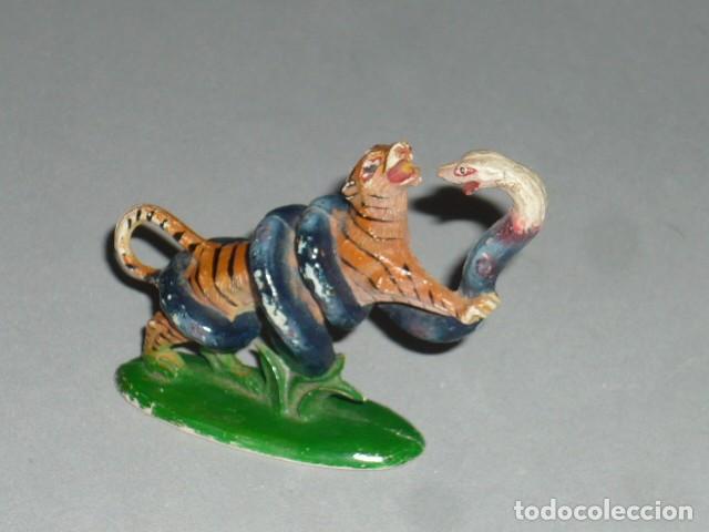Pech Serie Fieras en Goma Años 60 Tigre Luchando con Serpiente