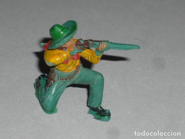 Vaquero en Goma Arrodillado Apuntando Pech Oeste