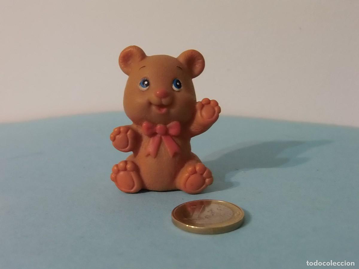 Figure di Gomma e PVC: FIGURA PLASTICO - OSITO CON LAZO ROSA.