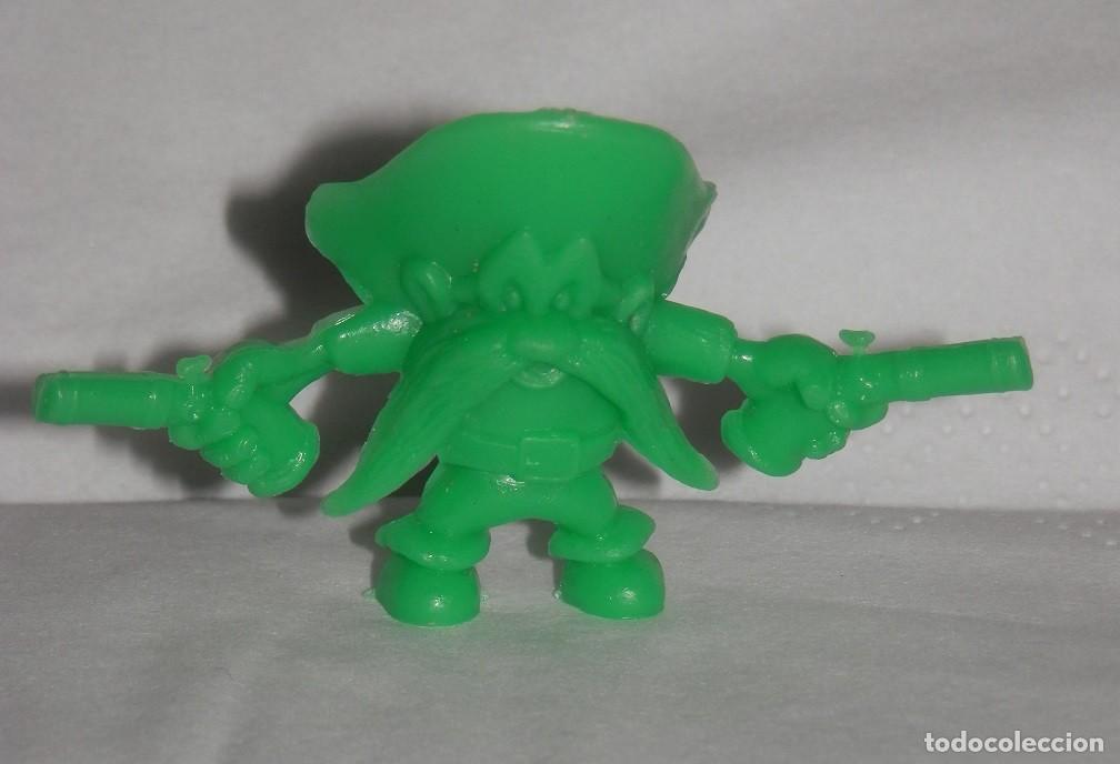 Gummi- und PVC-Figuren: FIGURA TIPO DUNKIN