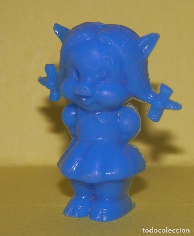 Figurines en Caoutchouc et PVC: FIGURA TIPO DUNKIN